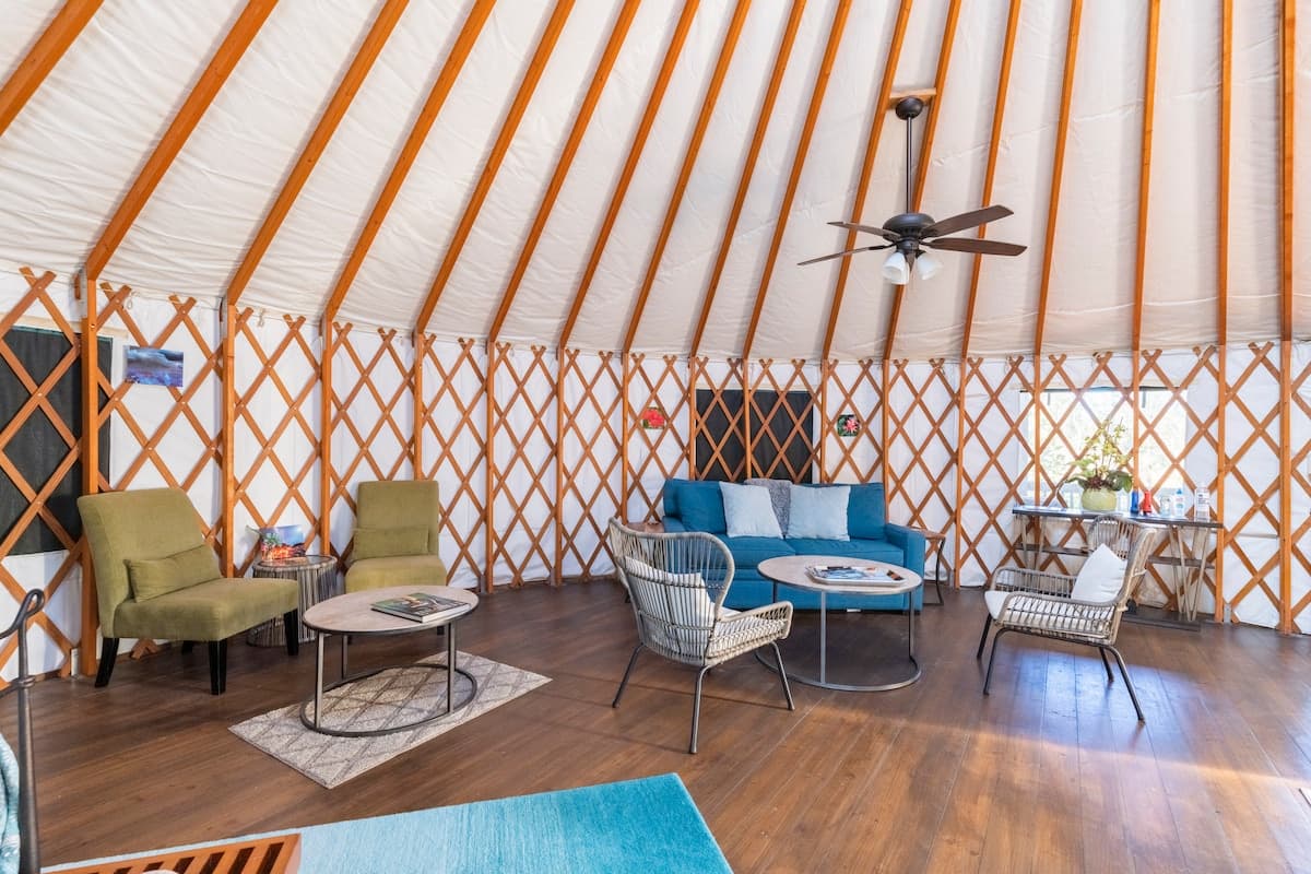 Stylish Yurt - Photo 2
