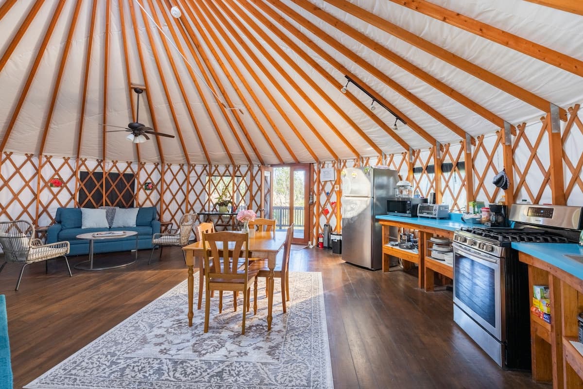 Stylish Yurt - Photo 1