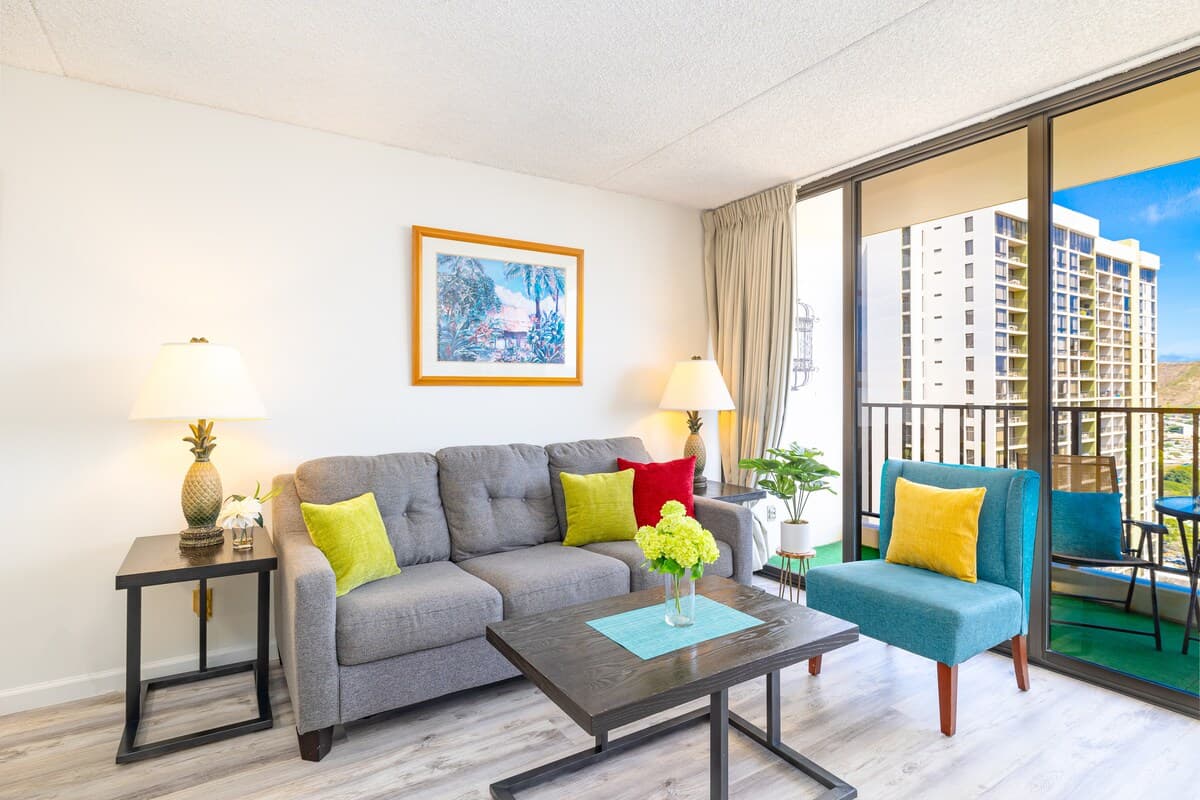 Condo in Honolulu · ★4.78 · 1 bedroom · 3 beds · 1 private bath - Photo 3