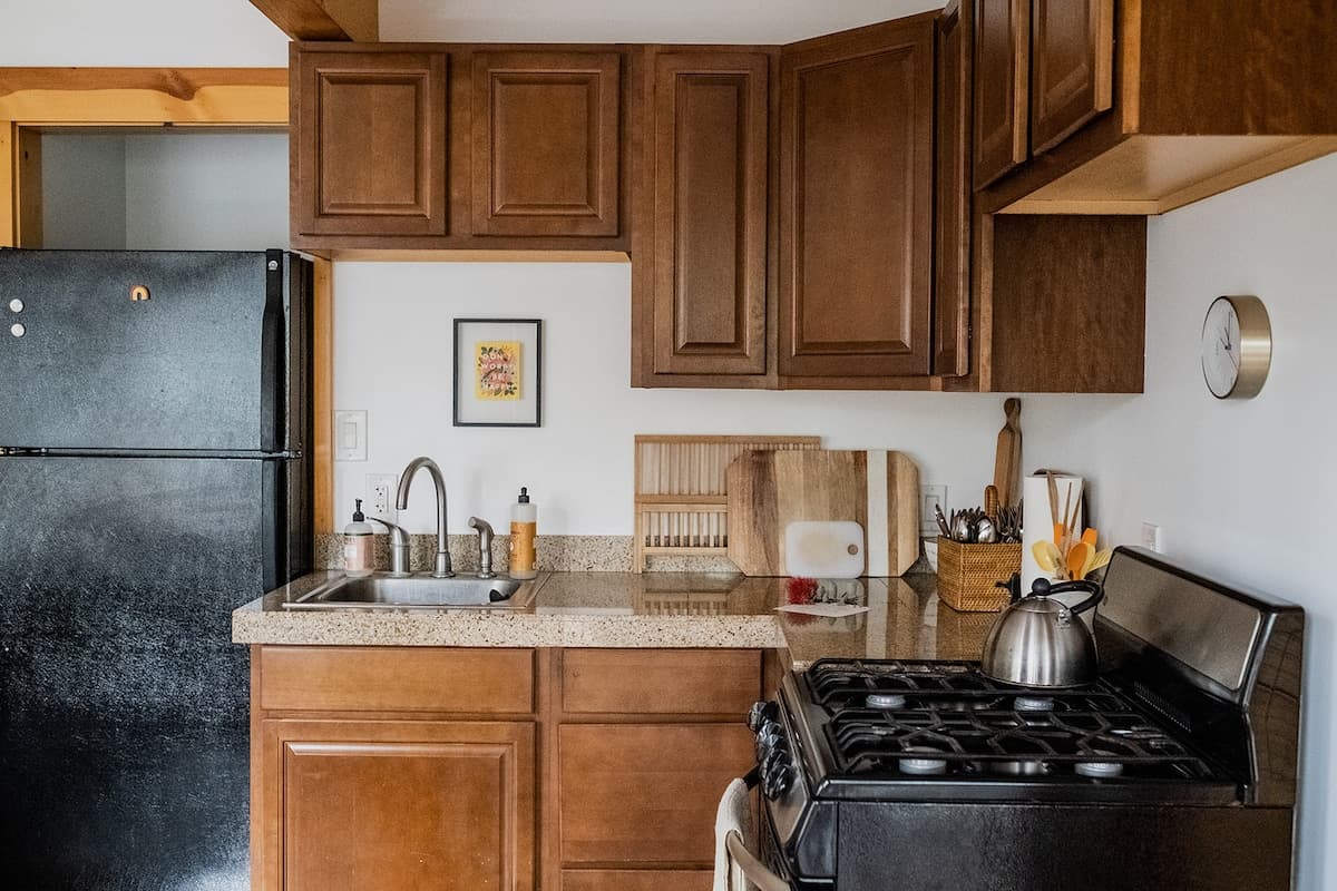 Cozy Studio - Cool elevation with Full Kitchen - Photo 4