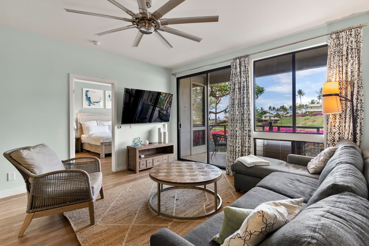 Condo in Wailea · ★4.94 · 2 bedrooms · 3 beds · 2 baths - Photo 4