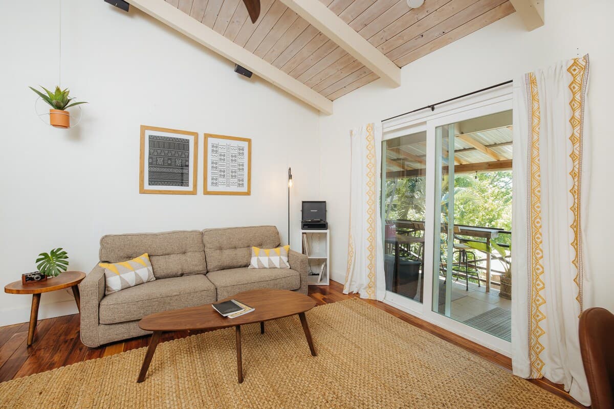 Home in Kailua-Kona · ★4.91 · 1 bedroom · 1 bed · 1 shared bath - Photo 1