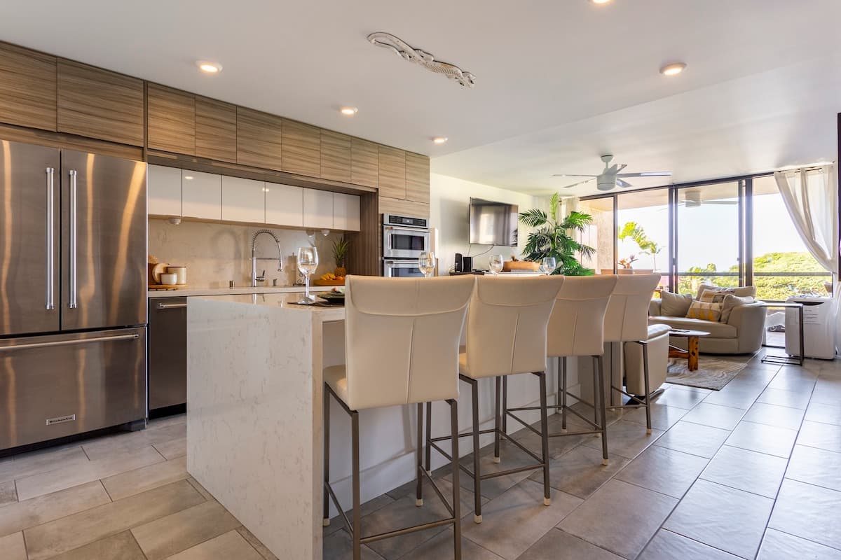 Condo in Kailua · ★4.98 · 1 bedroom · 2 beds · 2 baths - Photo 1
