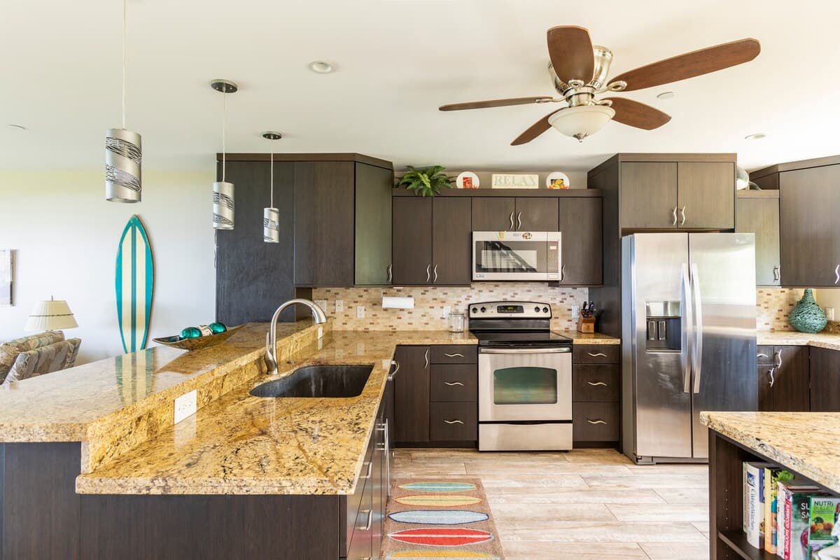 Townhouse in Lahaina · ★4.86 · 2 bedrooms · 2 beds · 2.5 baths - Photo 5