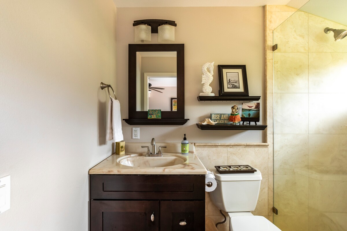 Townhouse in Lahaina · ★4.86 · 2 bedrooms · 2 beds · 2.5 baths - Photo 2