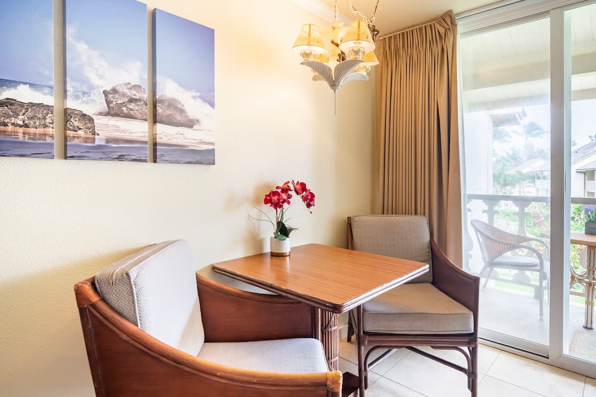 Condo in Kapaa · ★4.7 · Studio · 2 beds · 1 private bath - Photo 3
