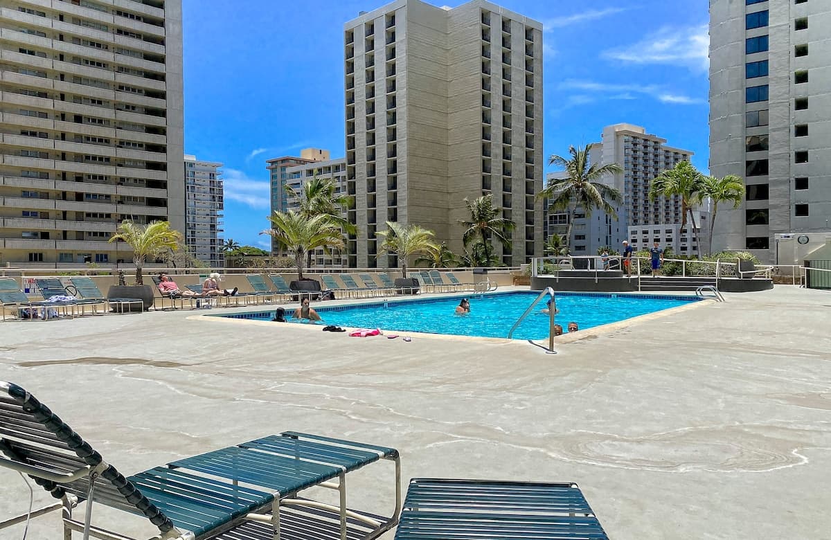 Condo in Honolulu · ★4.87 · 1 bedroom · 3 beds · 1 private bath - Photo 1