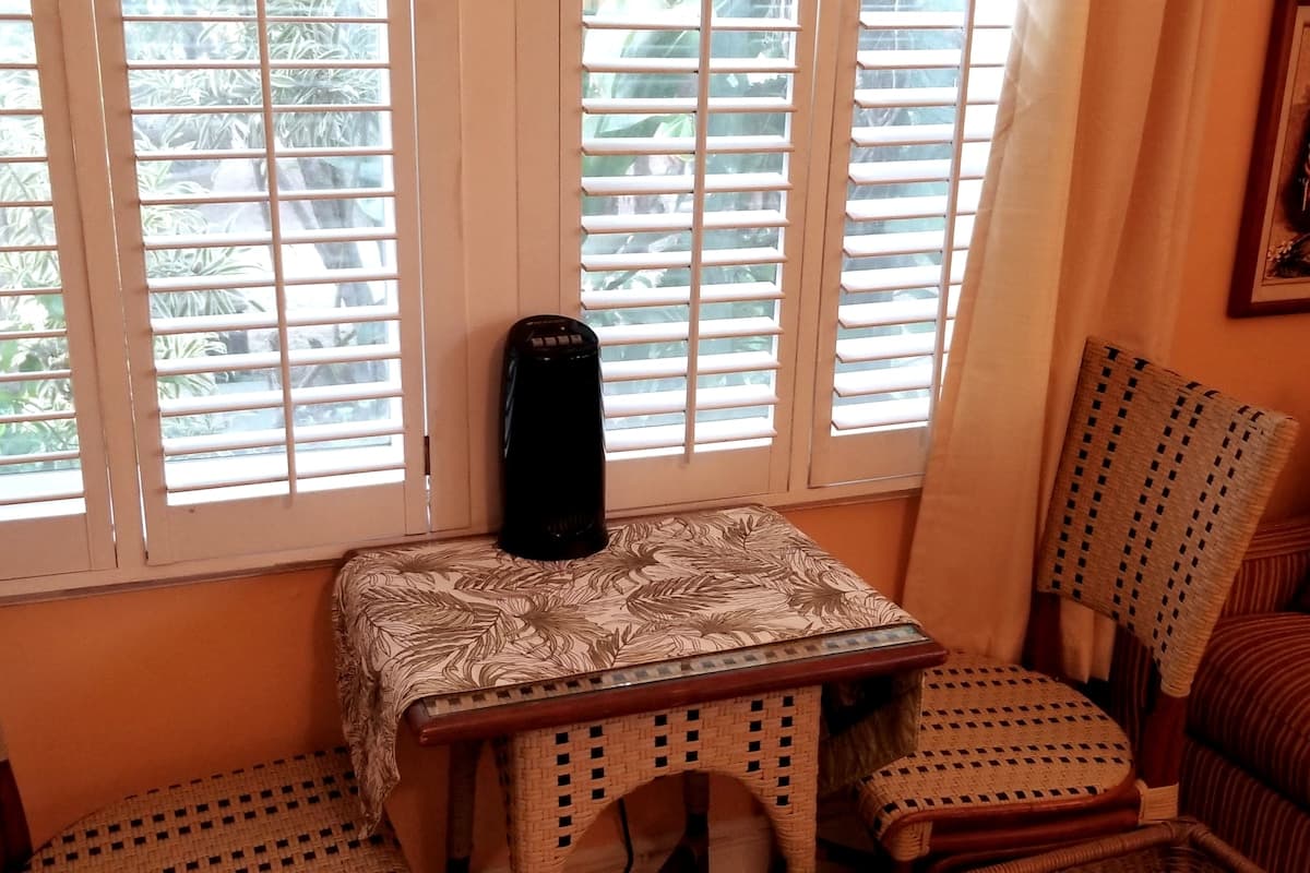 Charming Studio 2 blocks to beach - Photo 1