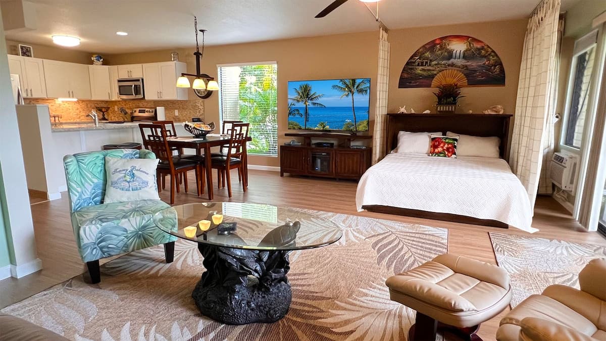 Condo in Kihei · ★4.97 · 1 bedroom · 2 beds · 2 private baths - Photo 5