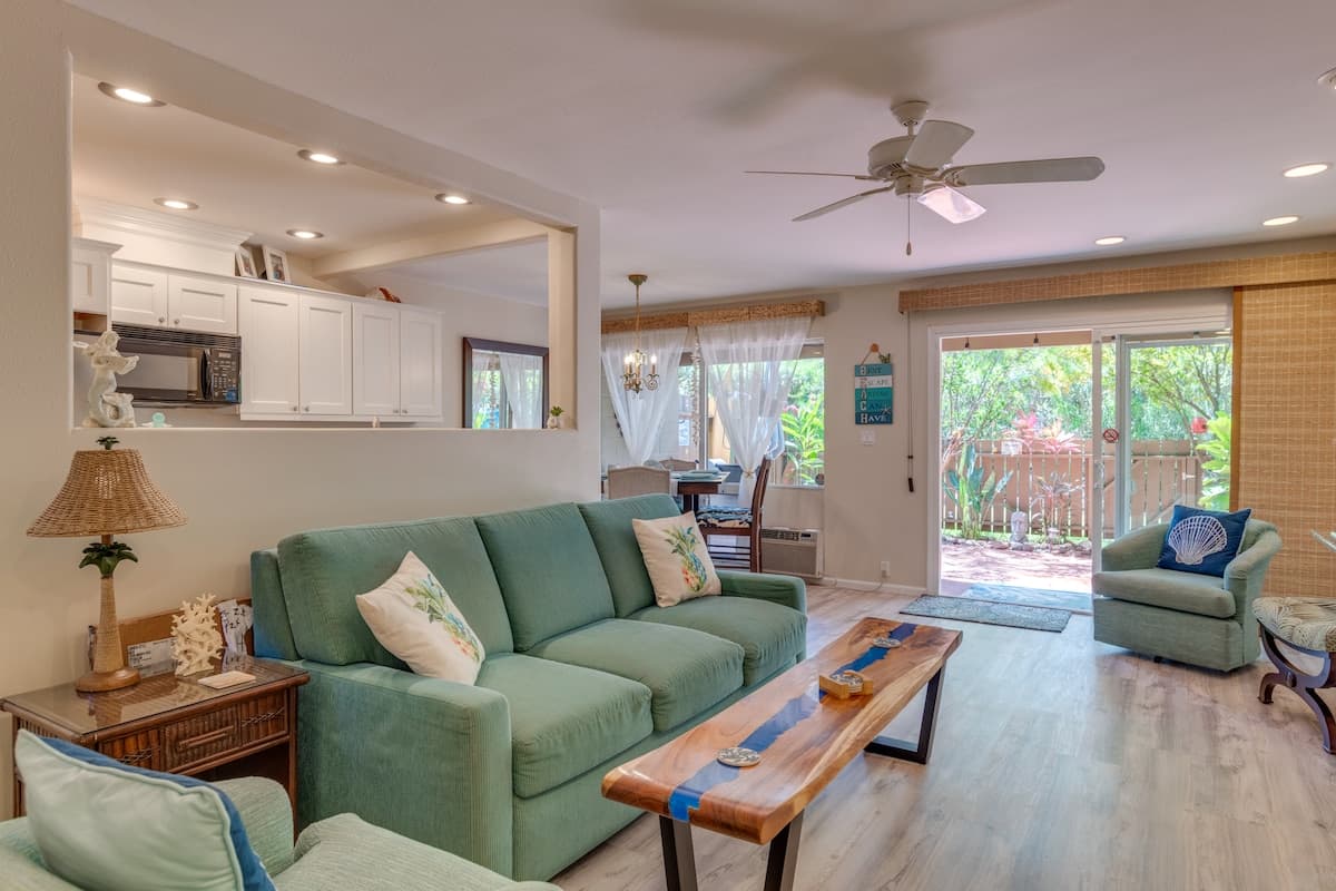 Townhouse in Lahaina · ★4.64 · 2 bedrooms · 2 beds · 2 baths - Photo 1