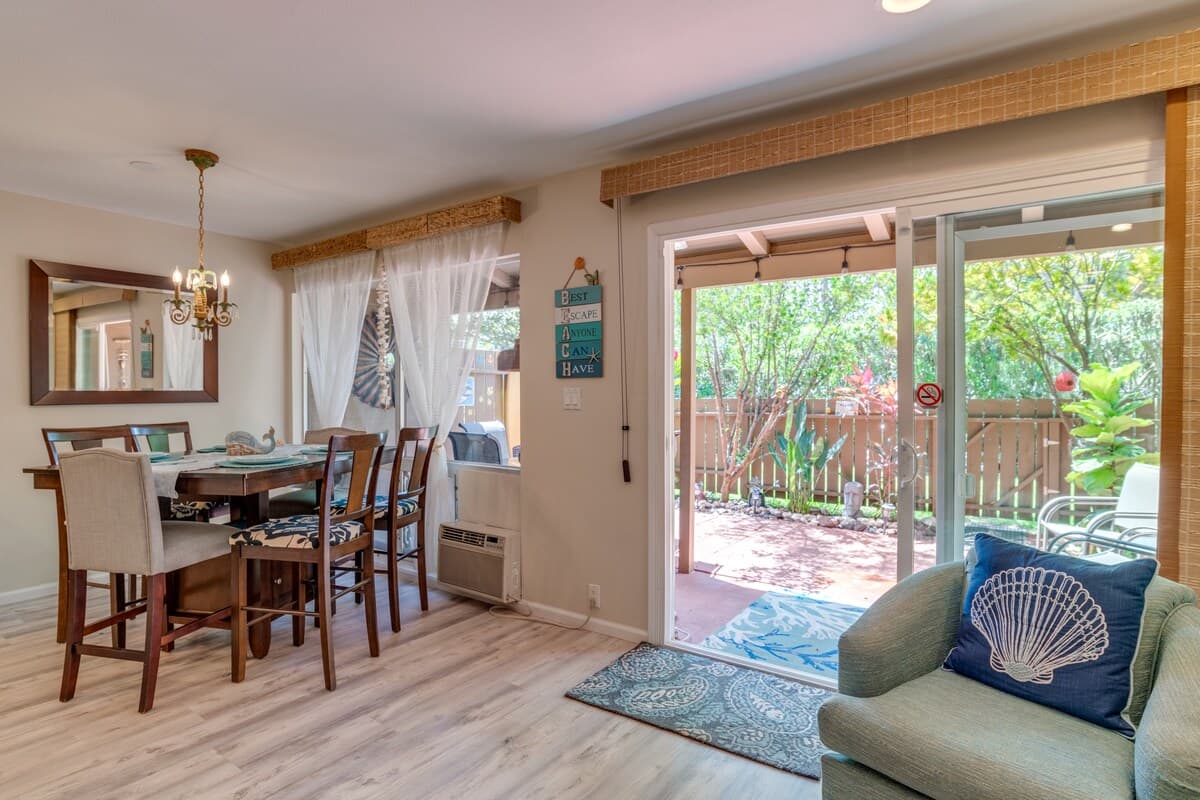 Townhouse in Lahaina · ★4.64 · 2 bedrooms · 2 beds · 2 baths - Photo 3