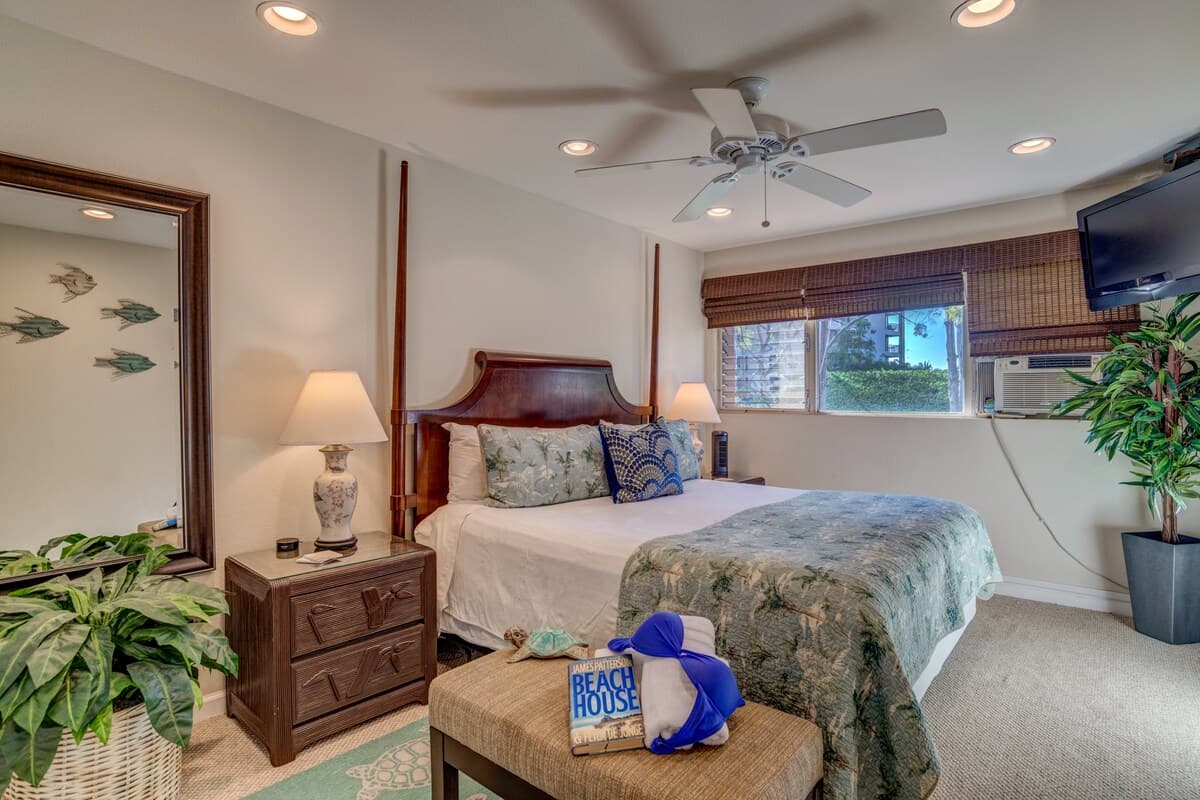 Townhouse in Lahaina · ★4.64 · 2 bedrooms · 2 beds · 2 baths - Photo 4
