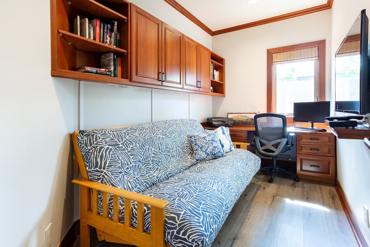Home in Waimea · ★5.0 · 3 bedrooms · 4 beds · 3.5 baths - Photo 4