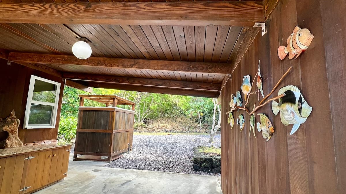 Home in Kailua · ★4.88 · 2 bedrooms · 2 beds · 2.5 baths - Photo 3