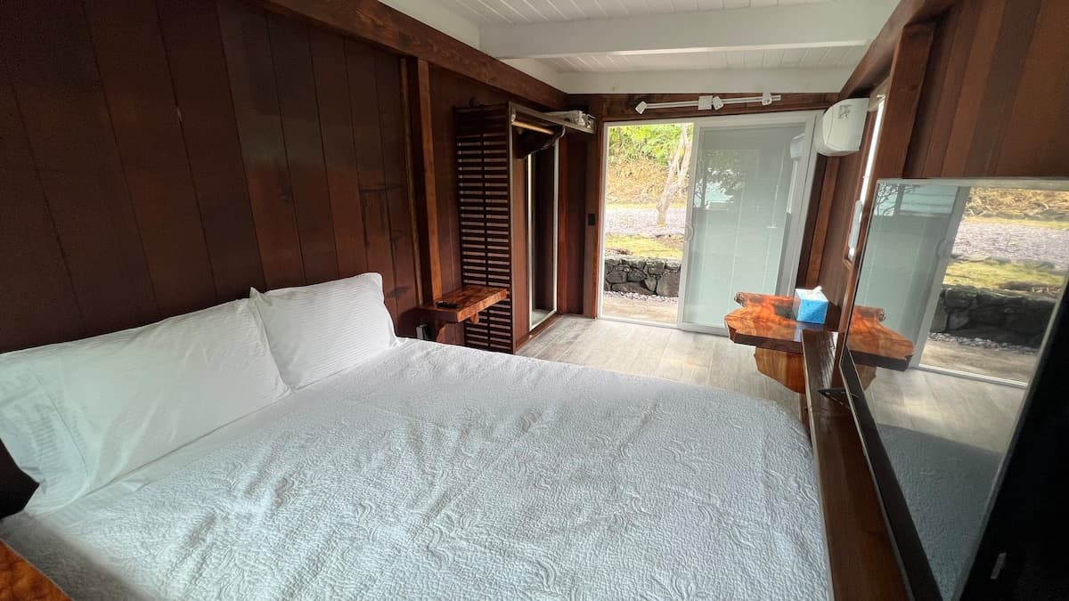 Home in Kailua · ★4.88 · 2 bedrooms · 2 beds · 2.5 baths - Photo 5
