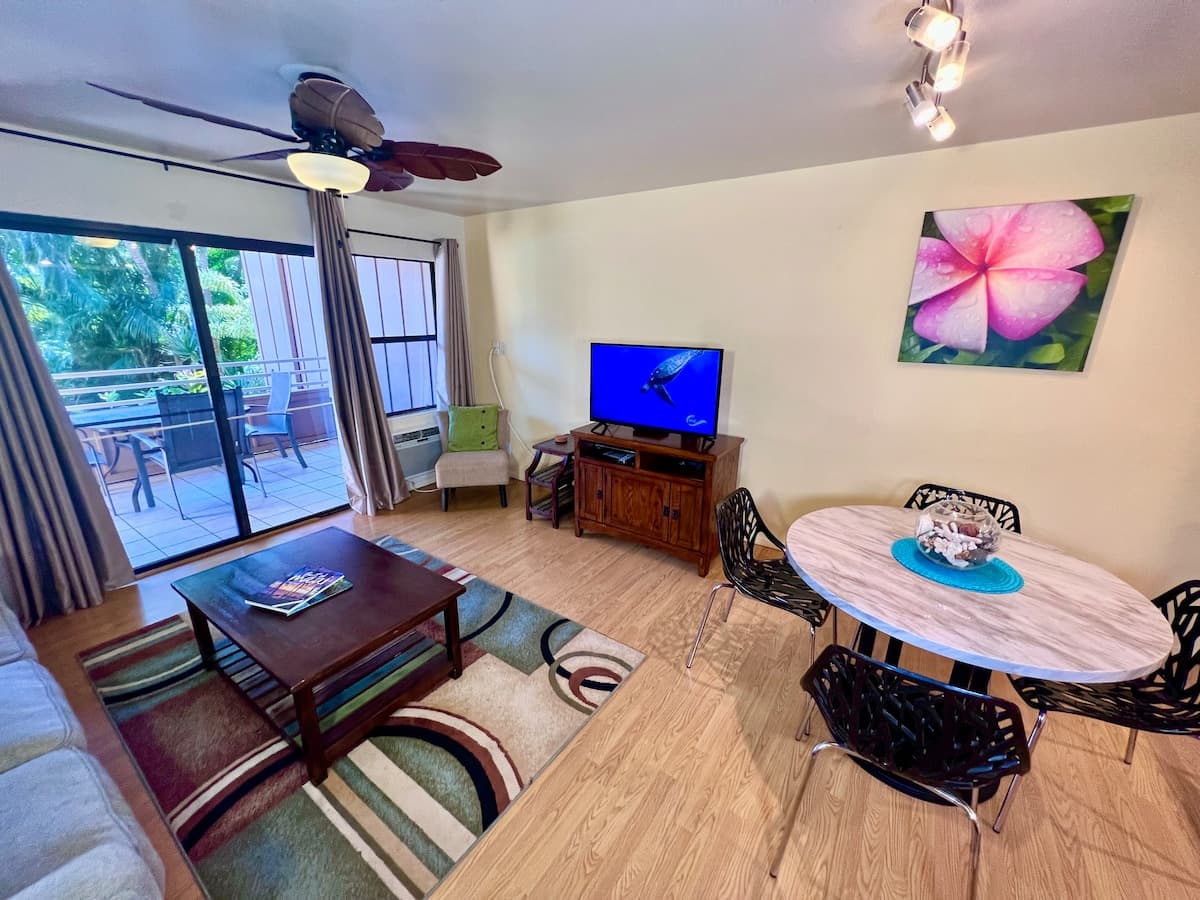 Great condo steps away from beach - Photo 4