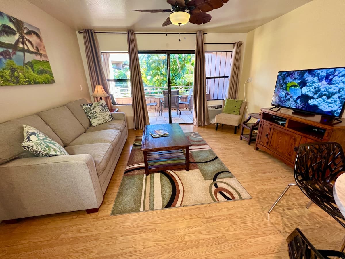 Great condo steps away from beach - Photo 5