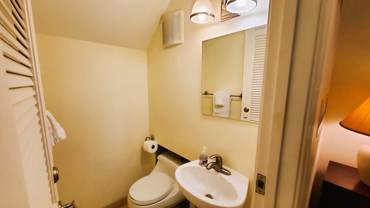Condo in Lahaina · ★4.68 · Studio · 1 bed · 1.5 baths - Photo 3