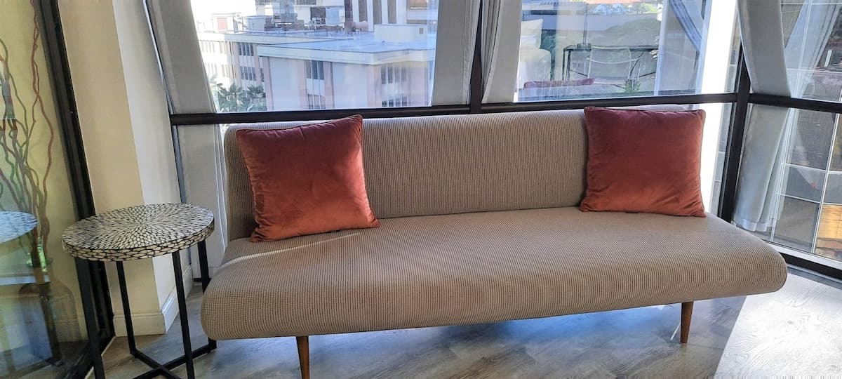 Condo in Honolulu · ★4.78 · 1 bedroom · 3 beds · 1 private bath - Photo 4