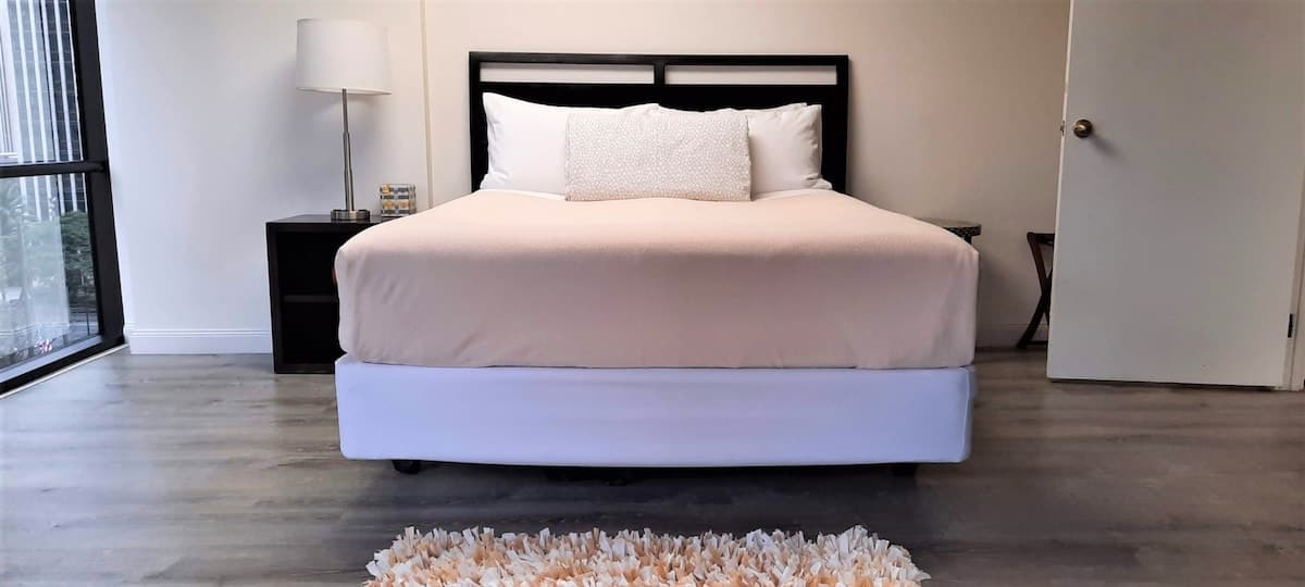 Condo in Honolulu · ★4.78 · 1 bedroom · 3 beds · 1 private bath - Photo 3