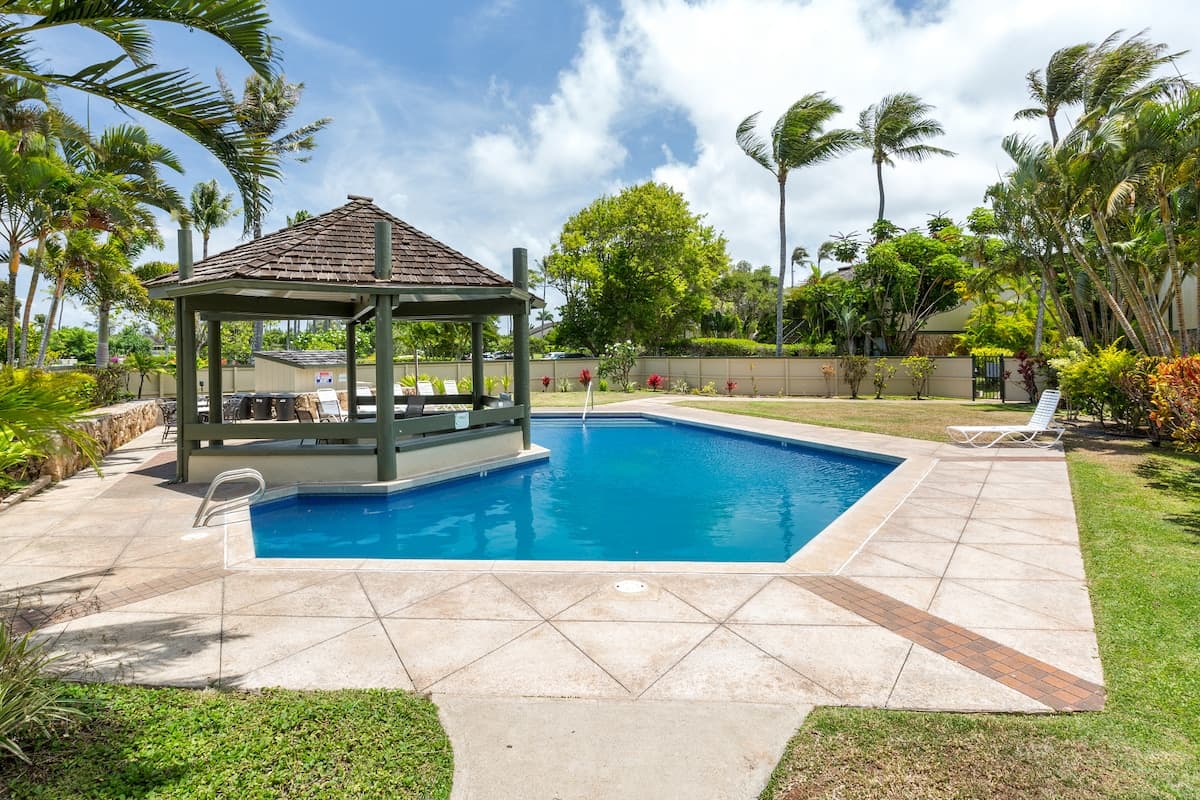 Home in Kahuku · ★4.8 · 2 bedrooms · 4 beds · 2 private baths - Photo 4