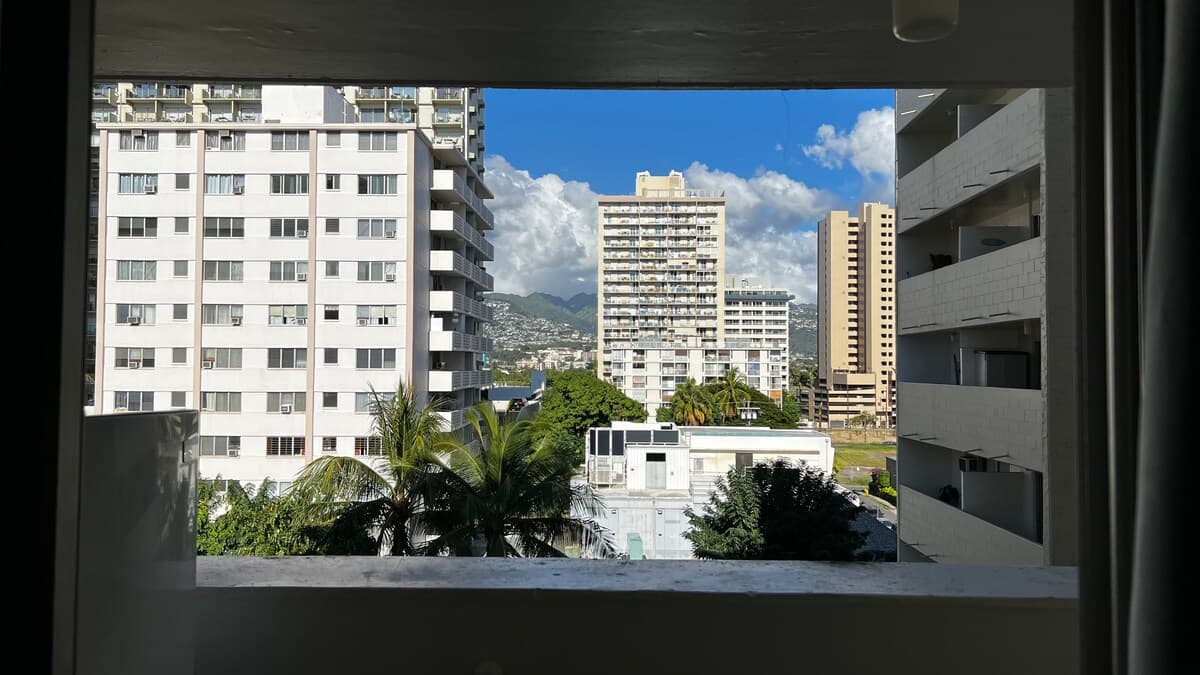 Condo in Honolulu · ★4.65 · Studio · 1 private bath - Photo 1