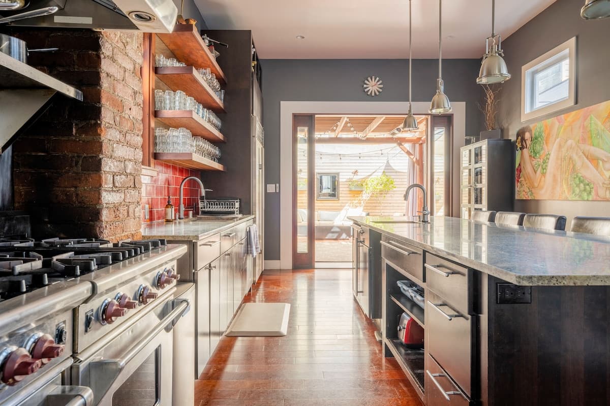 Victorian w/ 11ft Ceilings & Fire Pit, Mission - Photo 1