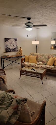 Condo in Kihei · ★4.73 · 1 bedroom · 2 beds · 1 private bath - Photo 2