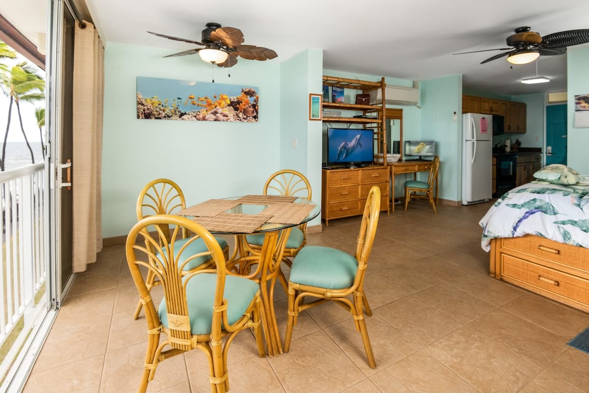 Condo in Kailua · ★4.93 · Studio · 1 bed · 1 bath - Photo 2