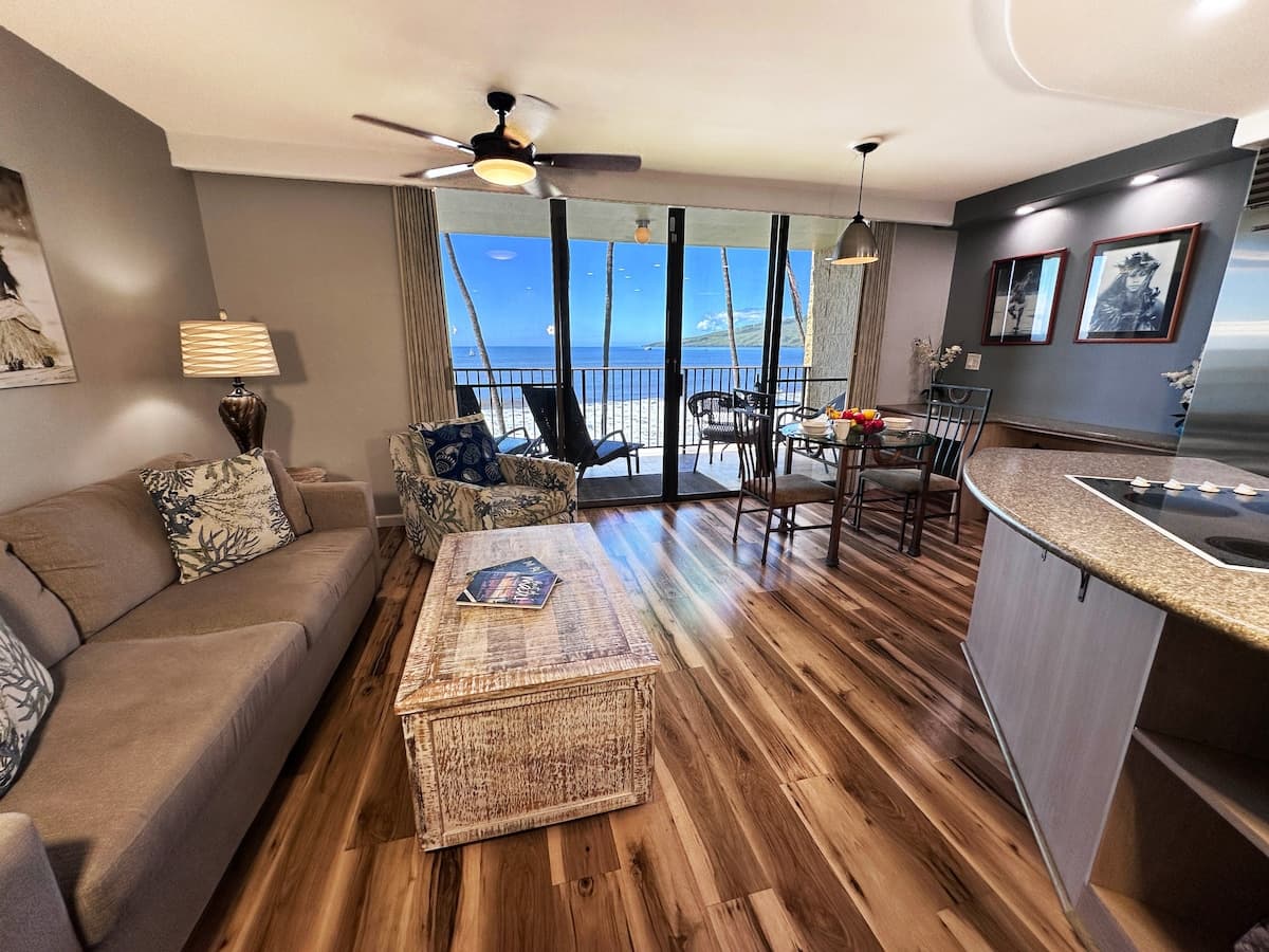 Condo in Kihei · ★4.88 · 1 bedroom · 2 beds · 2 private baths - Photo 5