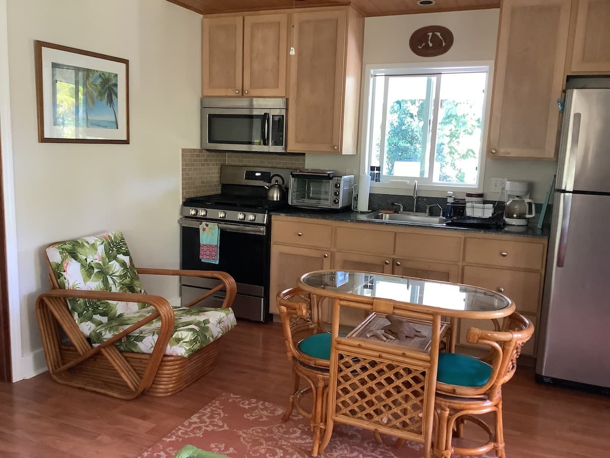 Your own private cottage- hear the ocean! - Photo 3