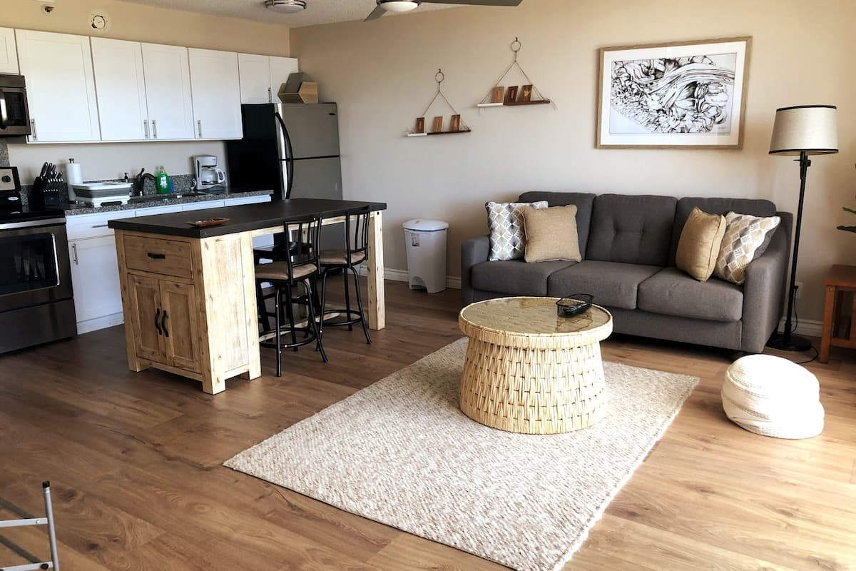 Condo in Honolulu · ★4.82 · 1 bedroom · 3 beds · 1 private bath - Photo 1