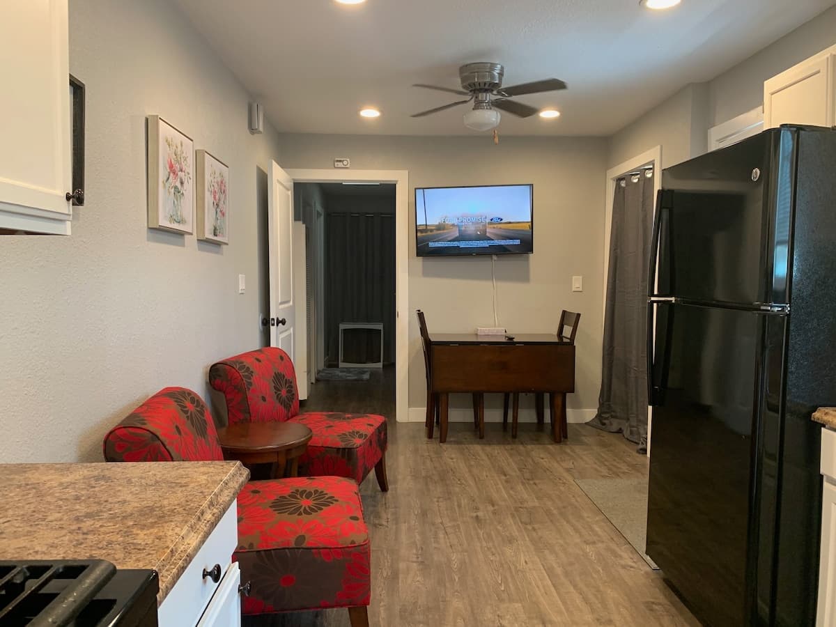 Private 2BR Guesthouse Near Stanford & Tech - Photo 1