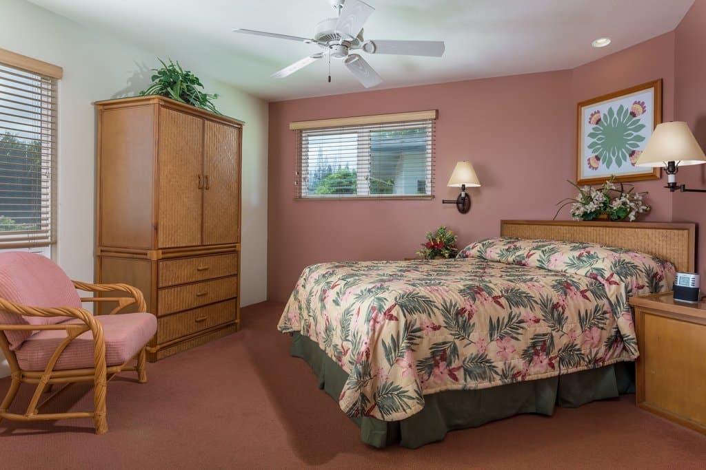Condo in Princeville · ★4.65 · 2 bedrooms · 4 beds · 2 shared baths - Photo 2