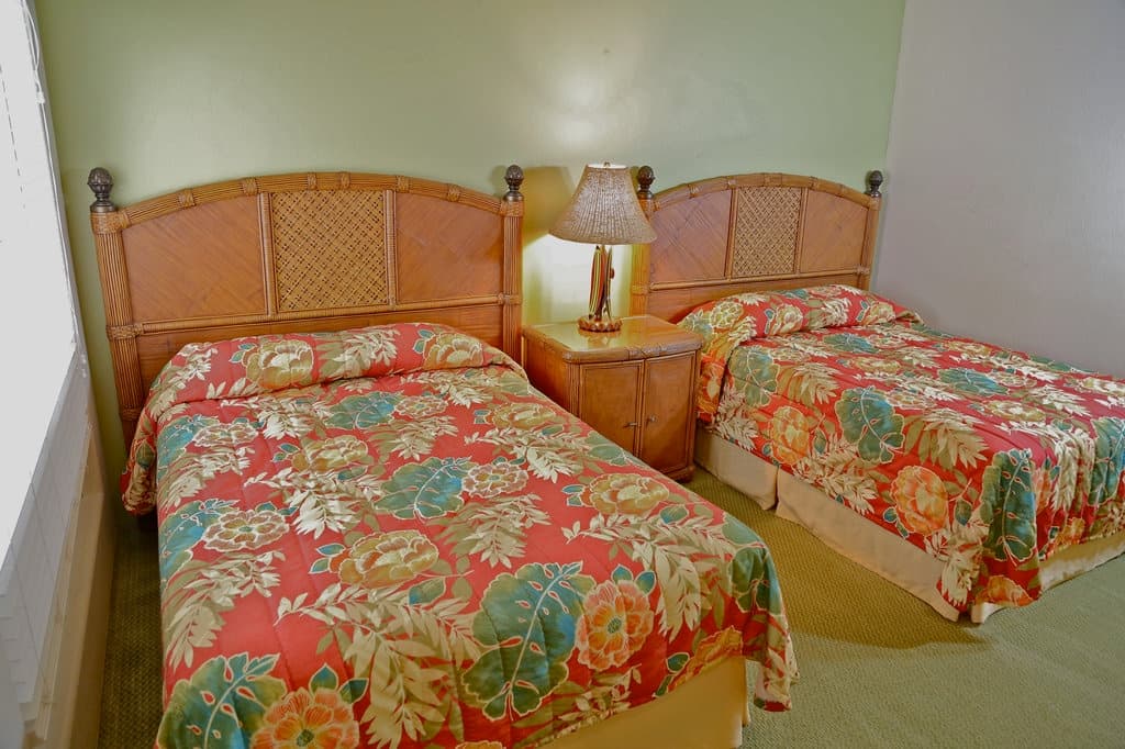 Condo in Princeville · ★4.65 · 2 bedrooms · 4 beds · 2 shared baths - Photo 3
