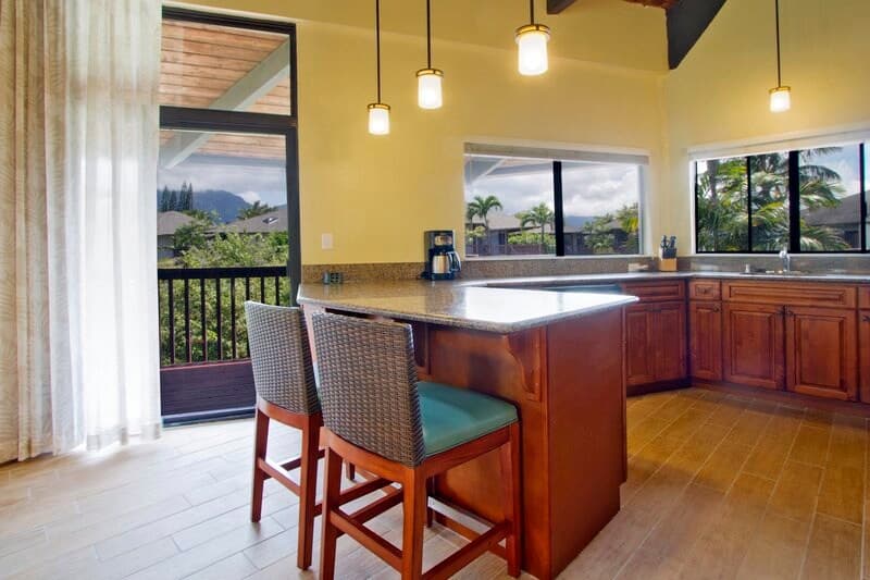 Condo in Princeville · ★4.61 · 1 bedroom · 2 beds · 1 shared bath - Photo 5
