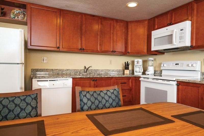Condo in Kapaa · ★4.78 · 1 bedroom · 2 beds · 1 shared bath - Photo 3