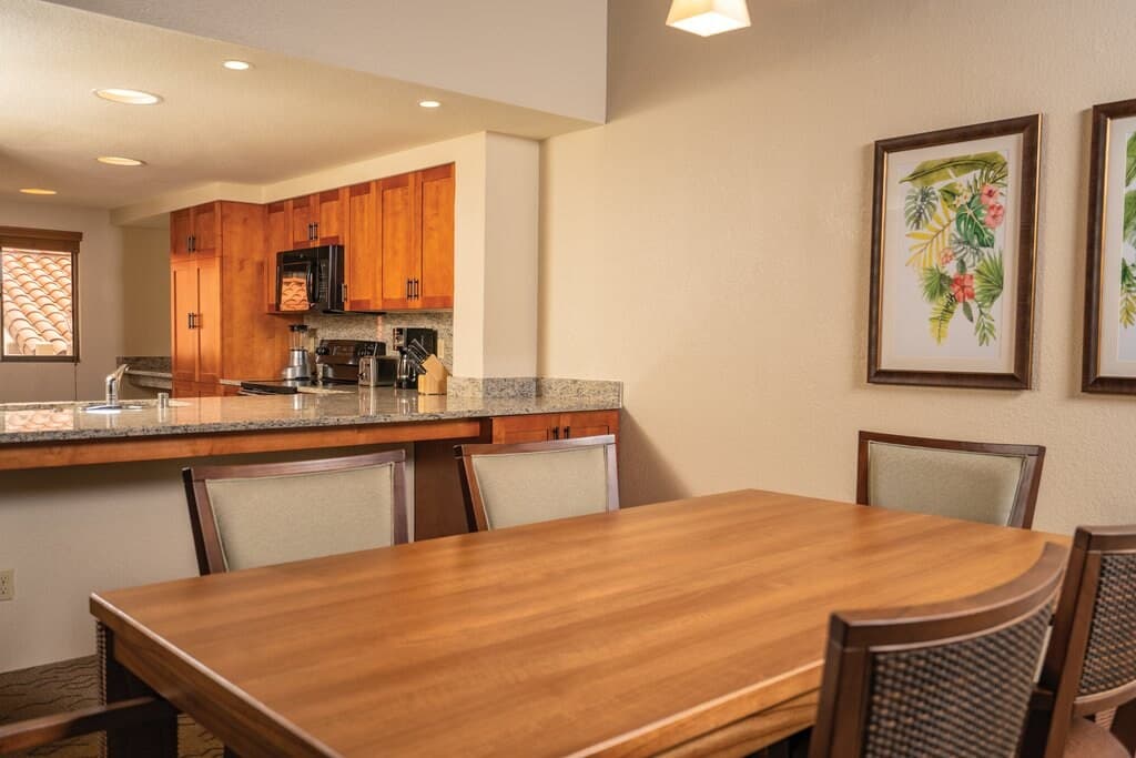 Resort in Kailua · ★4.68 · 2 bedrooms · 3 beds · 2 shared baths - Photo 4