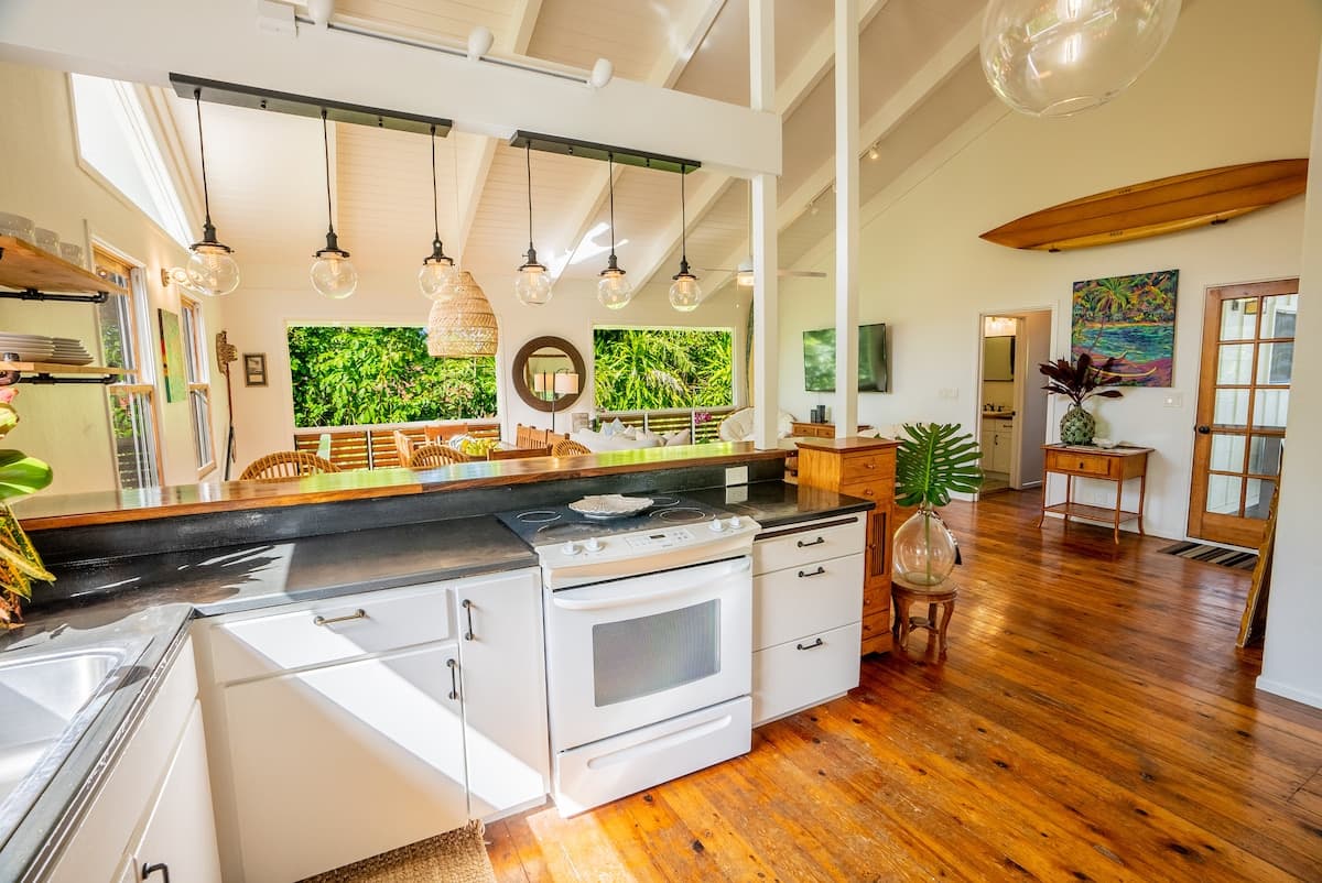 Home in Hanalei · ★4.97 · 3 bedrooms · 5 beds · 3 baths - Photo 5