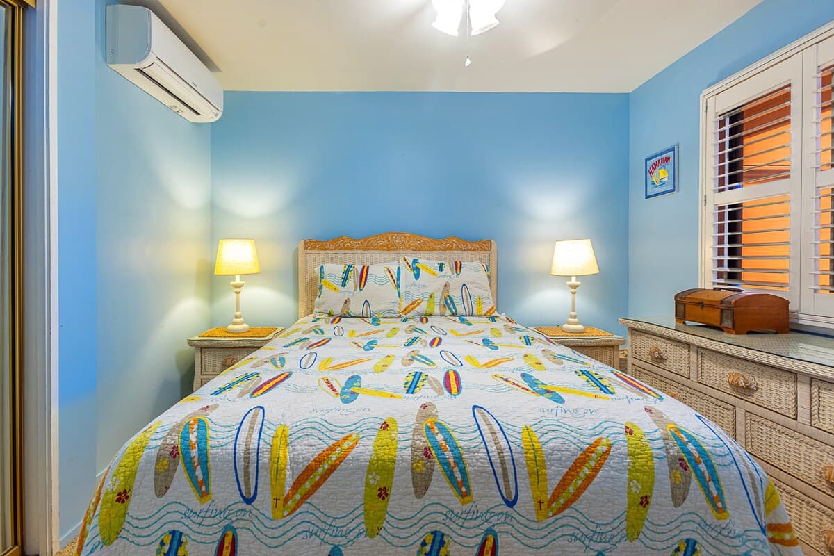 Condo in Kihei · ★4.42 · 2 bedrooms · 3 beds · 1 private bath - Photo 2