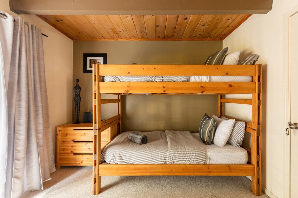 Cozy Tahoe Chalet with Loft & Fireplace - Photo 2