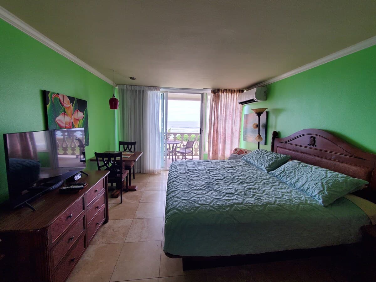 Beachfront & Oceanfront Condotel: AC, Wifi , Pool - Photo 1