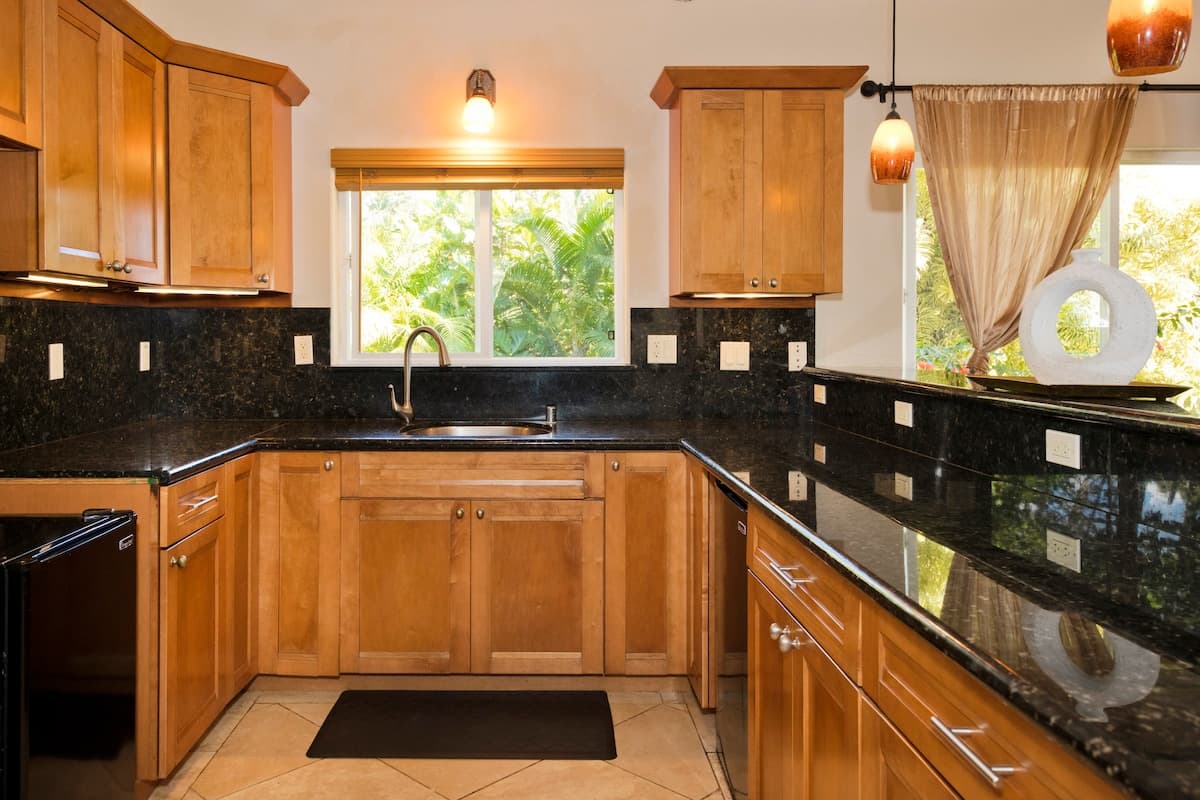 Oceanfront, Private Beach, A/C - Photo 4