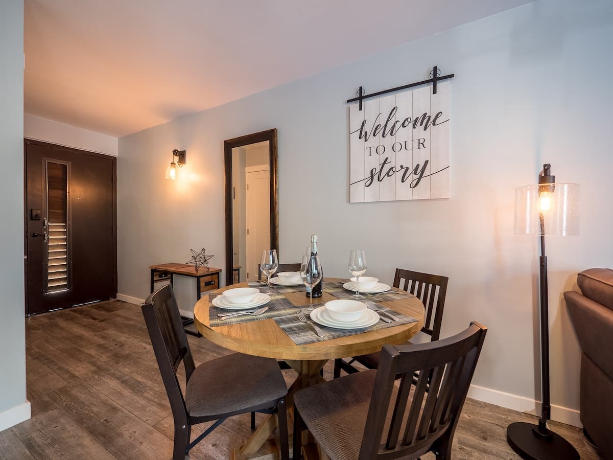 Condo in Lahaina · ★4.88 · 1 bedroom · 2 beds · 1 bath - Photo 4