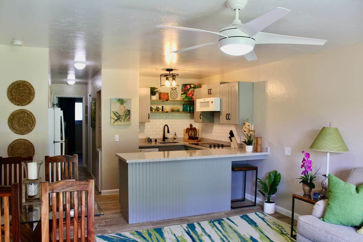 Condo in Kailua-Kona · ★4.97 · 1 bedroom · 2 beds · 1 private bath - Photo 4