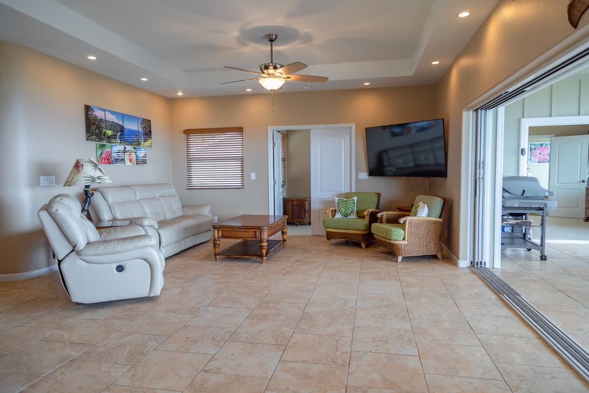 Home in Kailua-Kona · ★4.99 · 3 bedrooms · 3 beds · 2.5 baths - Photo 4