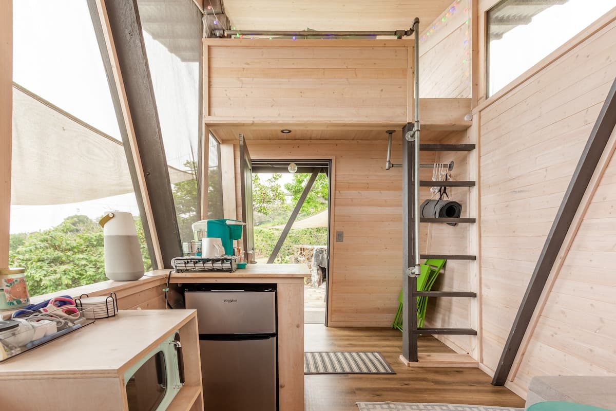 Cabin in Kealakekua · ★4.95 · 1 bedroom · 1 bed · 1 bath - Photo 4