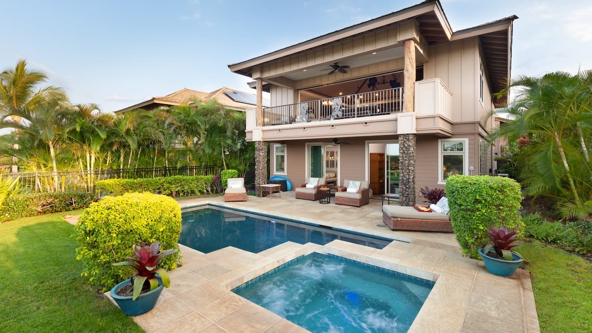 Home in Waimea · ★4.7 · 3 bedrooms · 6 beds · 3 baths - Photo 1