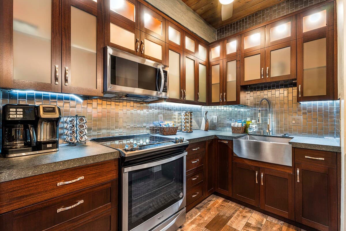 Condo in Kailua-Kona · ★4.99 · 1 bedroom · 1 bed · 1 bath - Photo 5