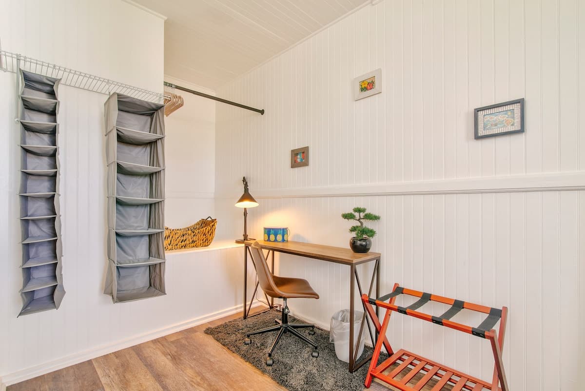 Home in Hilo · ★4.9 · 2 bedrooms · 2 beds · 1.5 private baths - Image 30